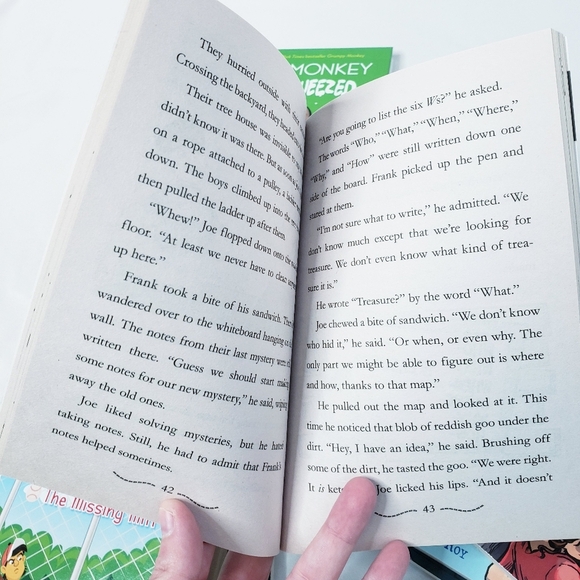 (8) Children's Adventure Chapter Book Bundle A-Z Mysteries Hardy Boys Ages 6-9 - Picture 9 of 9
